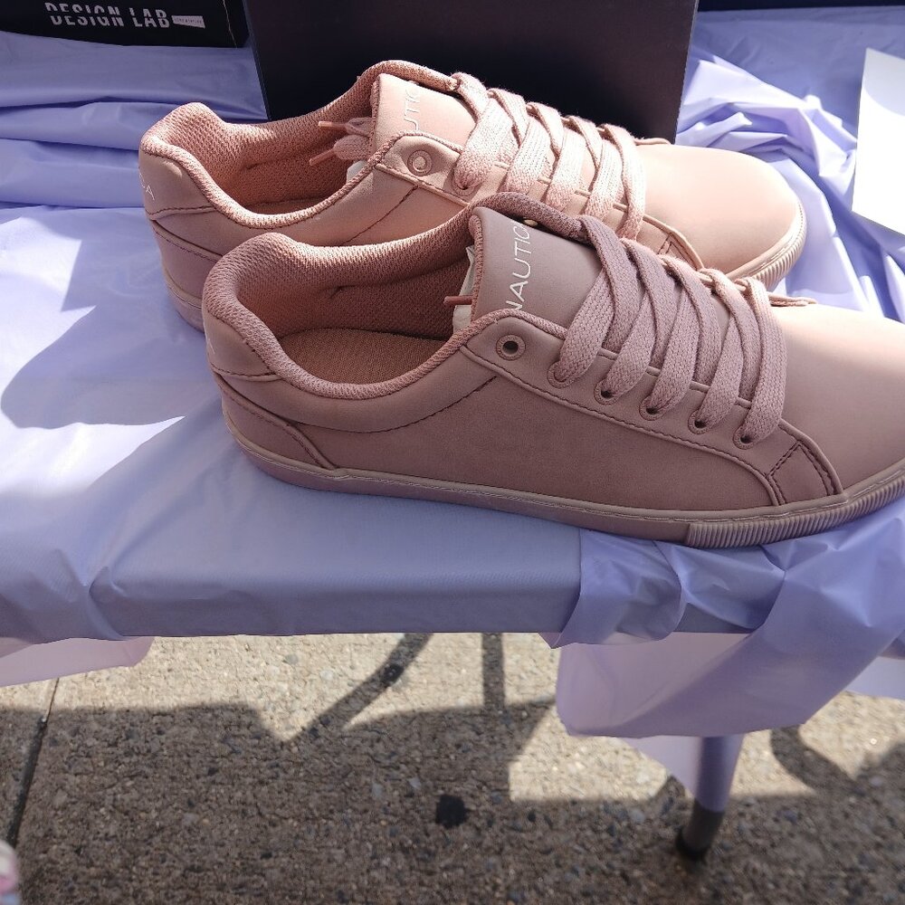 BRAND NEW NAUTICA SNEAKERS WOMEN'S SIZE 8.5